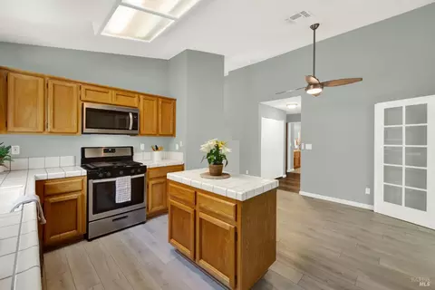 Kitchen - 560 Evans Rd, Dixon, CA 95620 photo 4 of 5