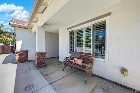 Exterior - 560 Evans Rd, Dixon, CA 95620 photo 5 of 17