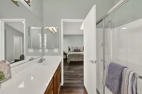 Bath - 560 Evans Rd, Dixon, CA 95620 photo 2 of 3