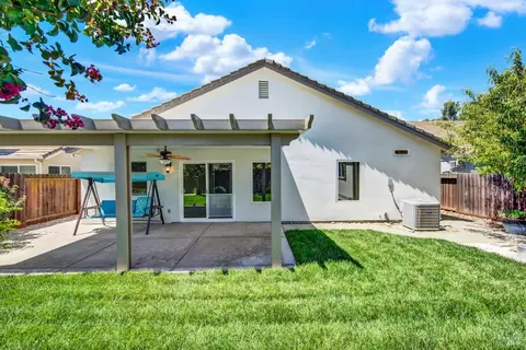 Exterior - 560 Evans Rd, Dixon, CA 95620 photo 13 of 17