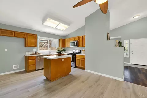 Kitchen - 560 Evans Rd, Dixon, CA 95620 photo 2 of 5