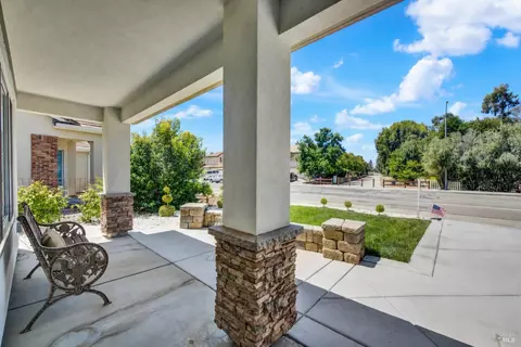 Exterior - 560 Evans Rd, Dixon, CA 95620 photo 4 of 17