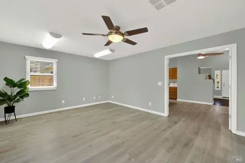 Living - 560 Evans Rd, Dixon, CA 95620 photo 8 of 10