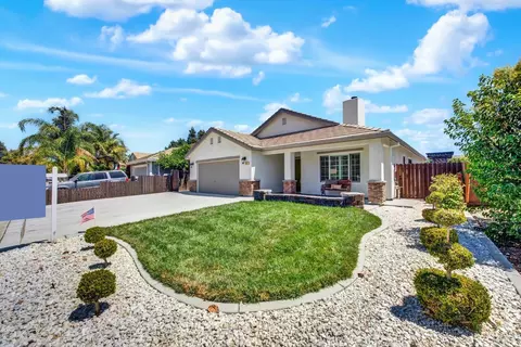 Exterior - 560 Evans Rd, Dixon, CA 95620 photo 2 of 17