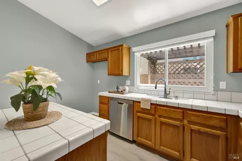 Kitchen - 560 Evans Rd, Dixon, CA 95620 photo 5 of 5