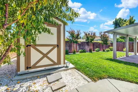 Exterior - 560 Evans Rd, Dixon, CA 95620 photo 16 of 17