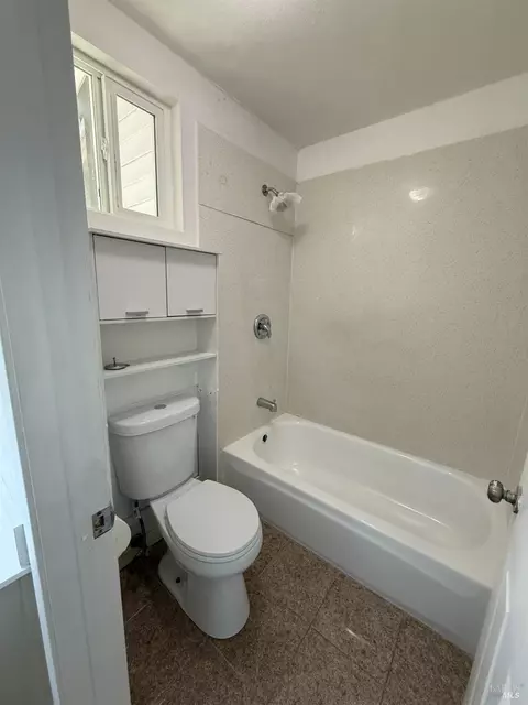 Bath - 131 Hillview Dr, Vallejo, CA 94591 photo 2 of 4