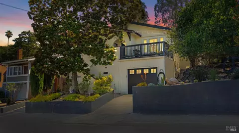 121 Belle View Ave, Petaluma, CA 94952