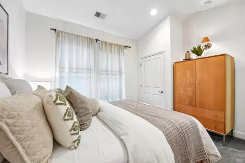 Bedroom - 22585 Sylvan Way, Monte Rio, CA 95462 photo 4 of 8