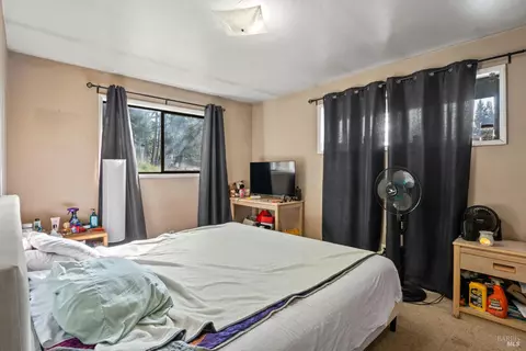 Bedroom - 28060 Poppy Dr, Willits, CA 95490 photo 3 of 4
