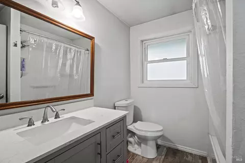 Bath - 28060 Poppy Dr, Willits, CA 95490 photo 2 of 2