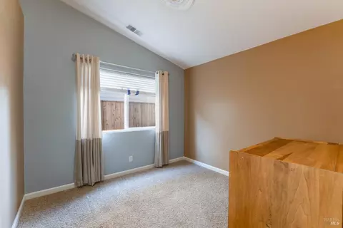 Bedroom - 485 Briarwood Dr, Ukiah, CA 95482 photo 2 of 3