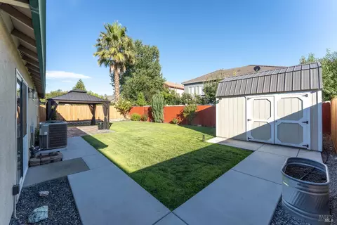 Exterior - 485 Briarwood Dr, Ukiah, CA 95482 photo 5 of 10
