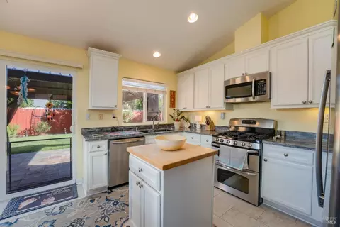 Kitchen - 485 Briarwood Dr, Ukiah, CA 95482 photo 2 of 2