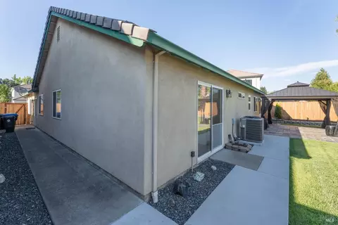 Exterior - 485 Briarwood Dr, Ukiah, CA 95482 photo 6 of 10
