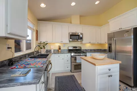 Kitchen - 485 Briarwood Dr, Ukiah, CA 95482 photo 1 of 2