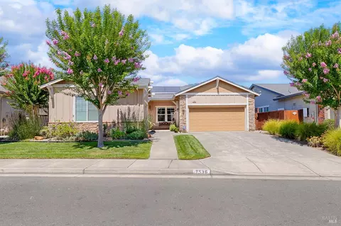 7536 Walnut Orchard Way, Santa Rosa, CA 95409