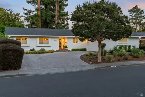 2970 Brookwood Dr, Napa, CA 94558