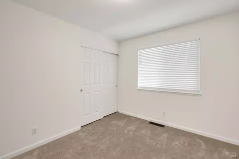 Bedroom - 131 William Cir, Cloverdale, CA 95425 photo 5 of 6