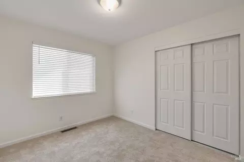 Bedroom - 131 William Cir, Cloverdale, CA 95425 photo 2 of 5