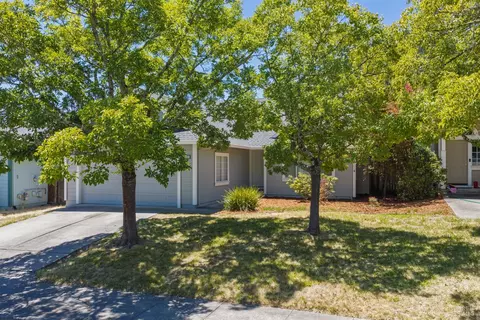 Exterior - 131 William Cir, Cloverdale, CA 95425 photo 1 of 6