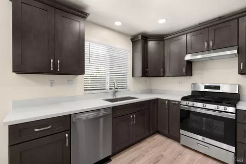 Kitchen - 131 William Cir, Cloverdale, CA 95425 photo 1 of 6