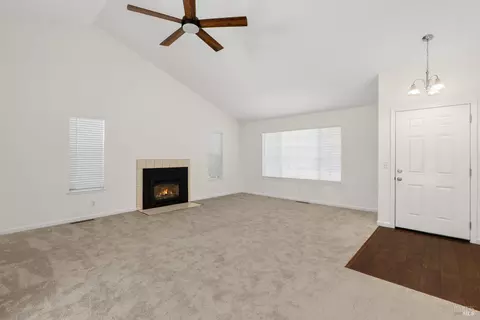 Living - 131 William Cir, Cloverdale, CA 95425 photo 5 of 5