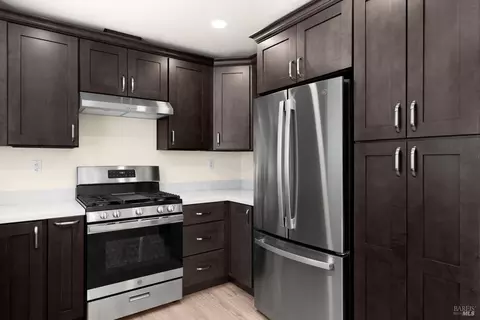 Kitchen - 131 William Cir, Cloverdale, CA 95425 photo 2 of 4