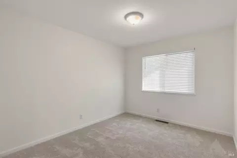 Bedroom - 131 William Cir, Cloverdale, CA 95425 photo 1 of 5