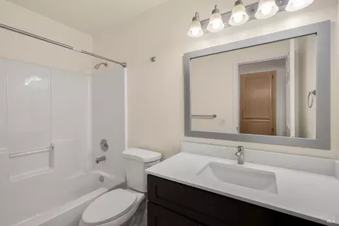 Bath - 131 William Cir, Cloverdale, CA 95425 photo 3 of 3