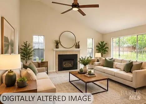 Living - 131 William Cir, Cloverdale, CA 95425 photo 3 of 7