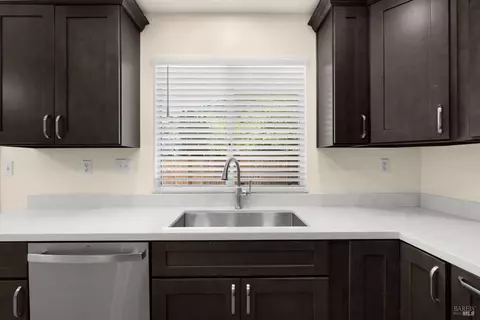 Kitchen - 131 William Cir, Cloverdale, CA 95425 photo 6 of 6