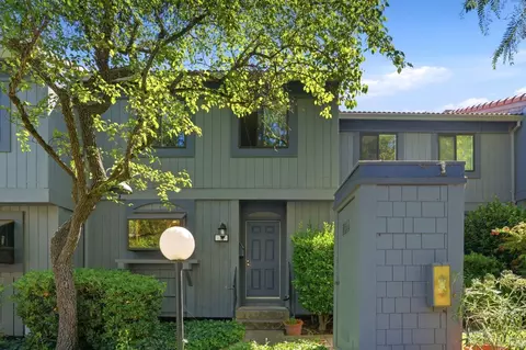7 Rosemary Ct, Novato, CA 94945