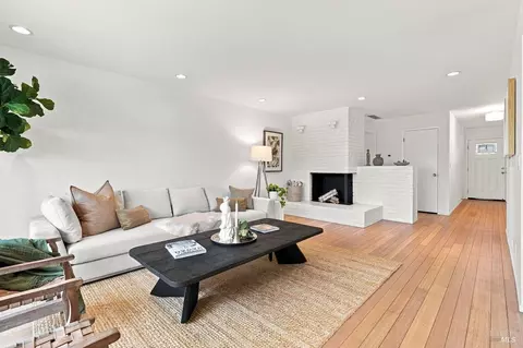 29 Tradewind Psge, Corte Madera, CA 94925
