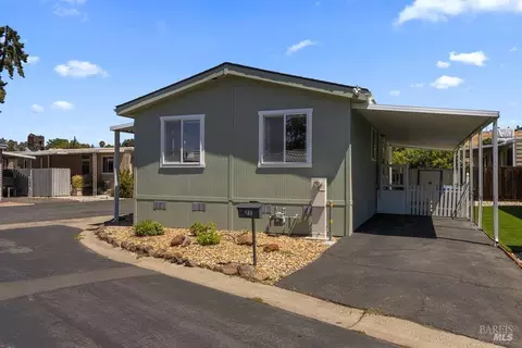 77 Donald Ln, Concord, CA 94518 photo 2