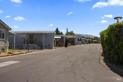 77 Donald Ln, Concord, CA 94518 photo 4