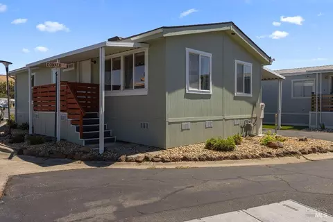 77 Donald Ln, Concord, CA 94518
