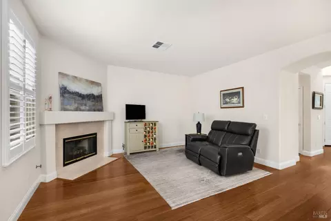 Living - 1361 Birdie Dr, Windsor, CA 95492 photo 2 of 3