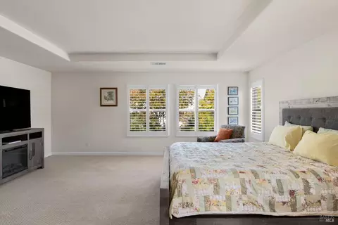 Bedroom - 1361 Birdie Dr, Windsor, CA 95492 photo 2 of 9