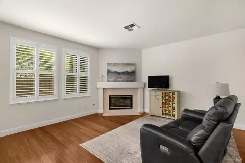 Living - 1361 Birdie Dr, Windsor, CA 95492 photo 3 of 3