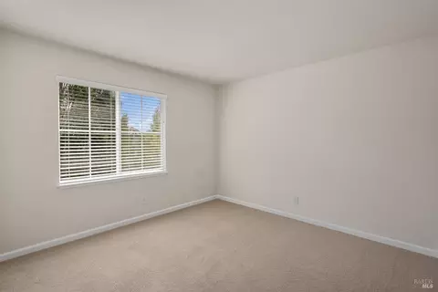 Bedroom - 1361 Birdie Dr, Windsor, CA 95492 photo 5 of 9