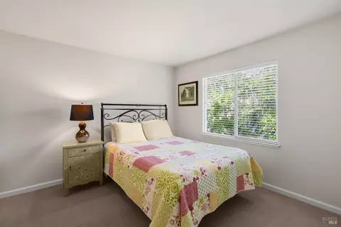 Bedroom - 1361 Birdie Dr, Windsor, CA 95492 photo 8 of 9