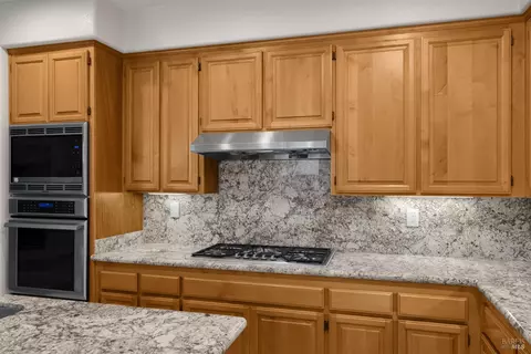 Kitchen - 1361 Birdie Dr, Windsor, CA 95492 photo 2 of 6