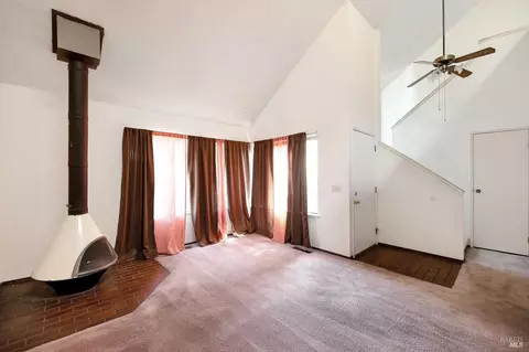 5064 Country Club Dr, Rohnert Park, CA 94928