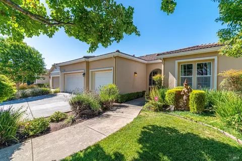 7541 Walnut Orchard Way, Santa Rosa, CA 95409
