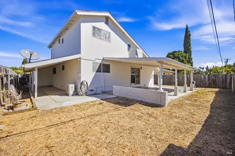 Exterior - 855 Meadowlark Dr, Fairfield, CA 94533 photo 3 of 7