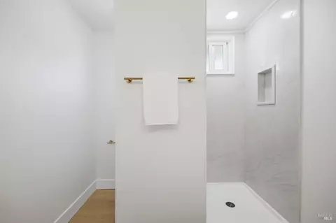 Bath - 855 Meadowlark Dr, Fairfield, CA 94533 photo 10 of 10