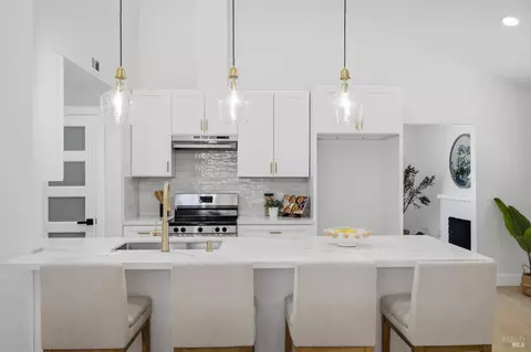 Kitchen - 855 Meadowlark Dr, Fairfield, CA 94533 photo 4 of 7