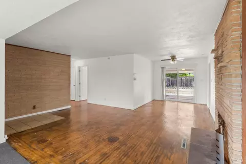 Living - 2446 Helen Ave, Vallejo, CA 94591 photo 4 of 5