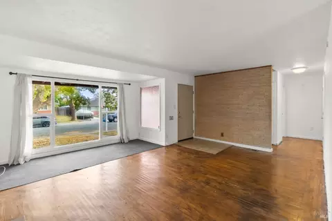 Living - 2446 Helen Ave, Vallejo, CA 94591 photo 5 of 5